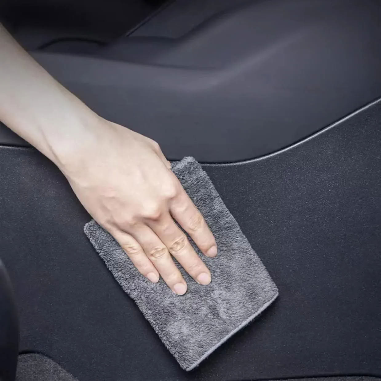Center Console Side Anti-Kick Mats for Model Y (Juniper 2025+) – 2PCS-Teskay